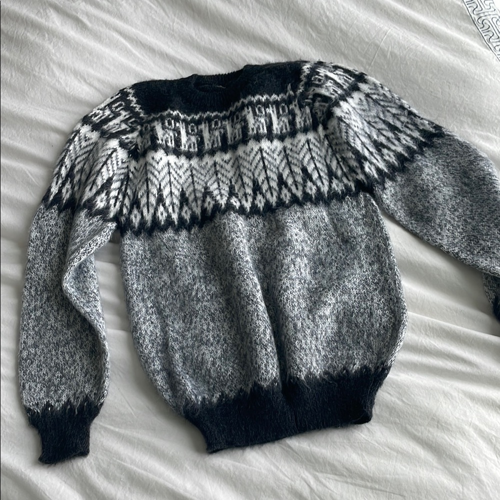 Women’s Black and Gray Alpaca Wool Patterned Sweater